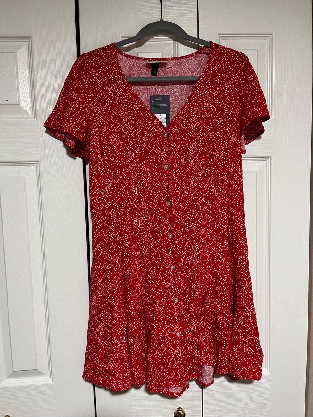 Universal Thread Red Printed Button-Front V-Neck Mini Dress - Picture 2 of 5